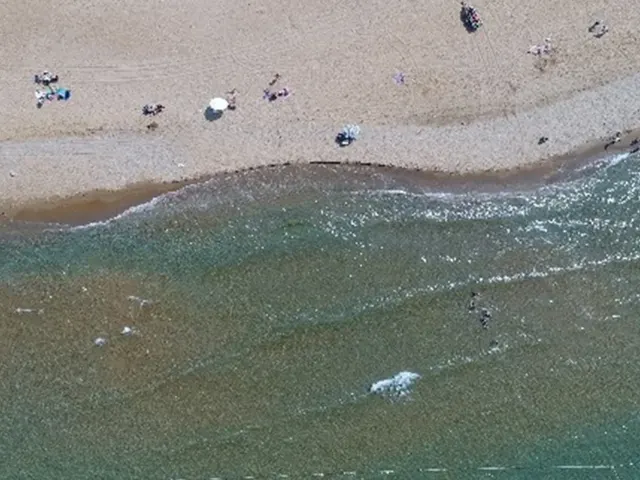 Altınkum Kadınlar Plajı deniz, kumsal ve şezlong alanı
